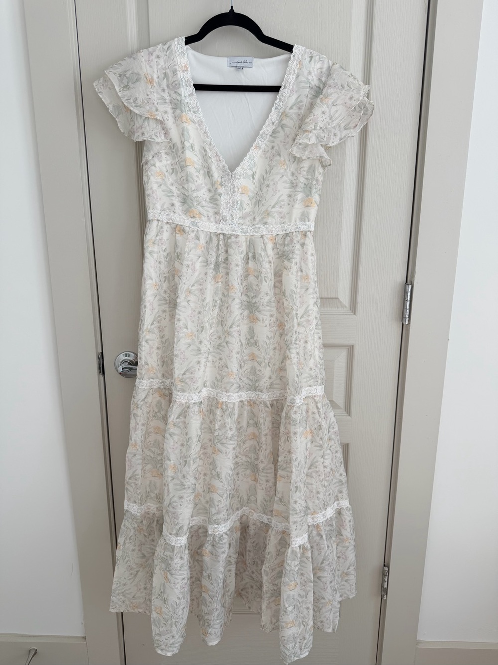 Light Floral V-Neck Maxi Dress with Lace Trim - White/Cream